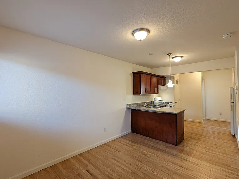 1932 Hearst Ave — Photo 55