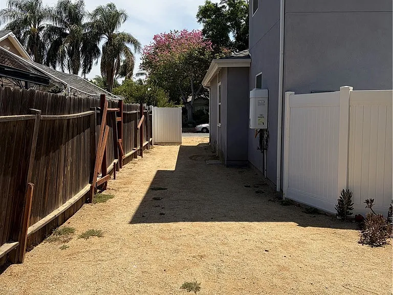 8441 Calvin Ave — Photo 12