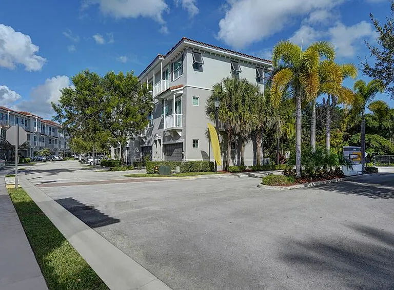 Midtown exterior 29