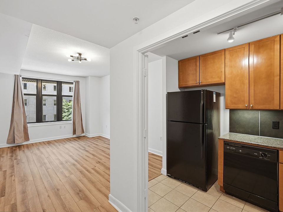 1st image of 400 Massachusetts Ave NW APT 302