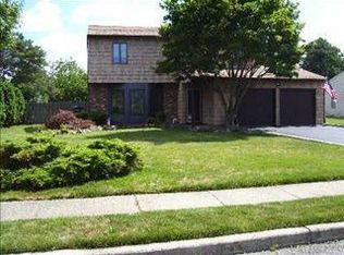 2150 Cedar Ave, Ronkonkoma, NY 11779