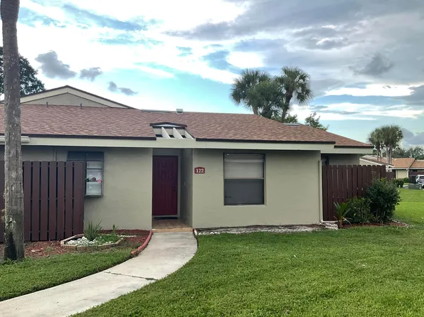 122 Meadows Drive, Boynton Beach, FL 33436