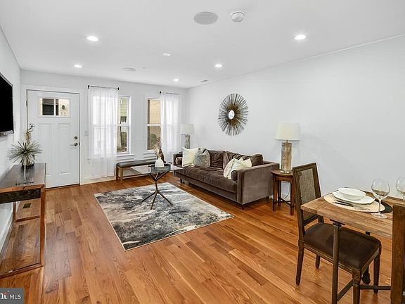 3rd image of 2625 Latona St