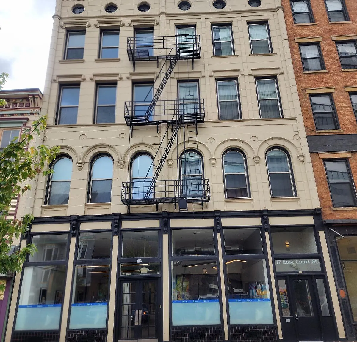 17 E Court St — Photo 1