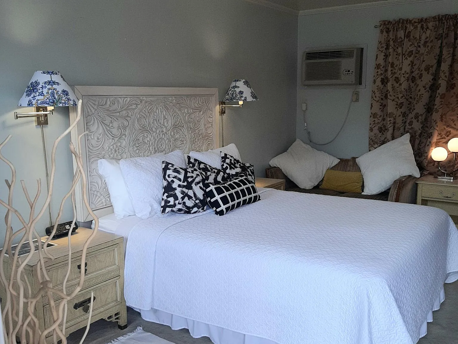 Studio, 400 sqft, $1,590 — Photo 2