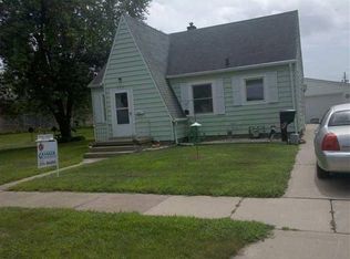 322 E Arlington St, Waterloo, IA 50703