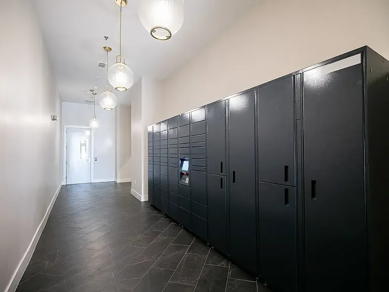Isaac Apartments — Photo 15