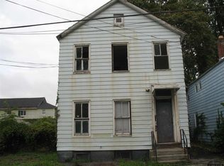 1052 Barrett St, Schenectady, NY 12305