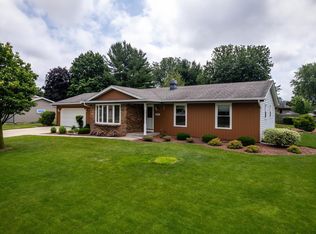 3336 Canterbury Ln, Janesville, WI 53546