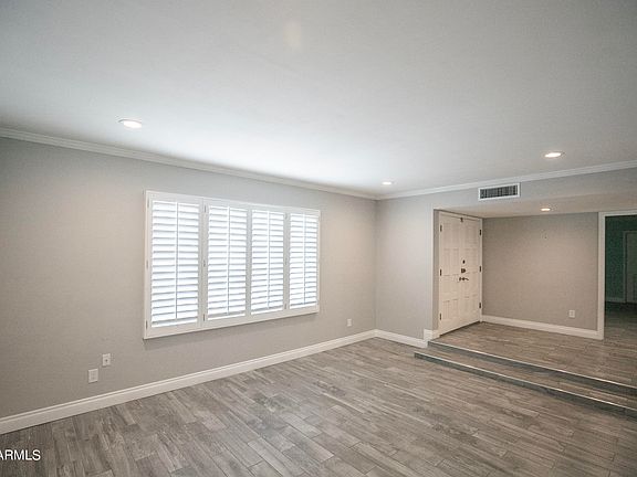 5th image of 1302 E Ellis Dr