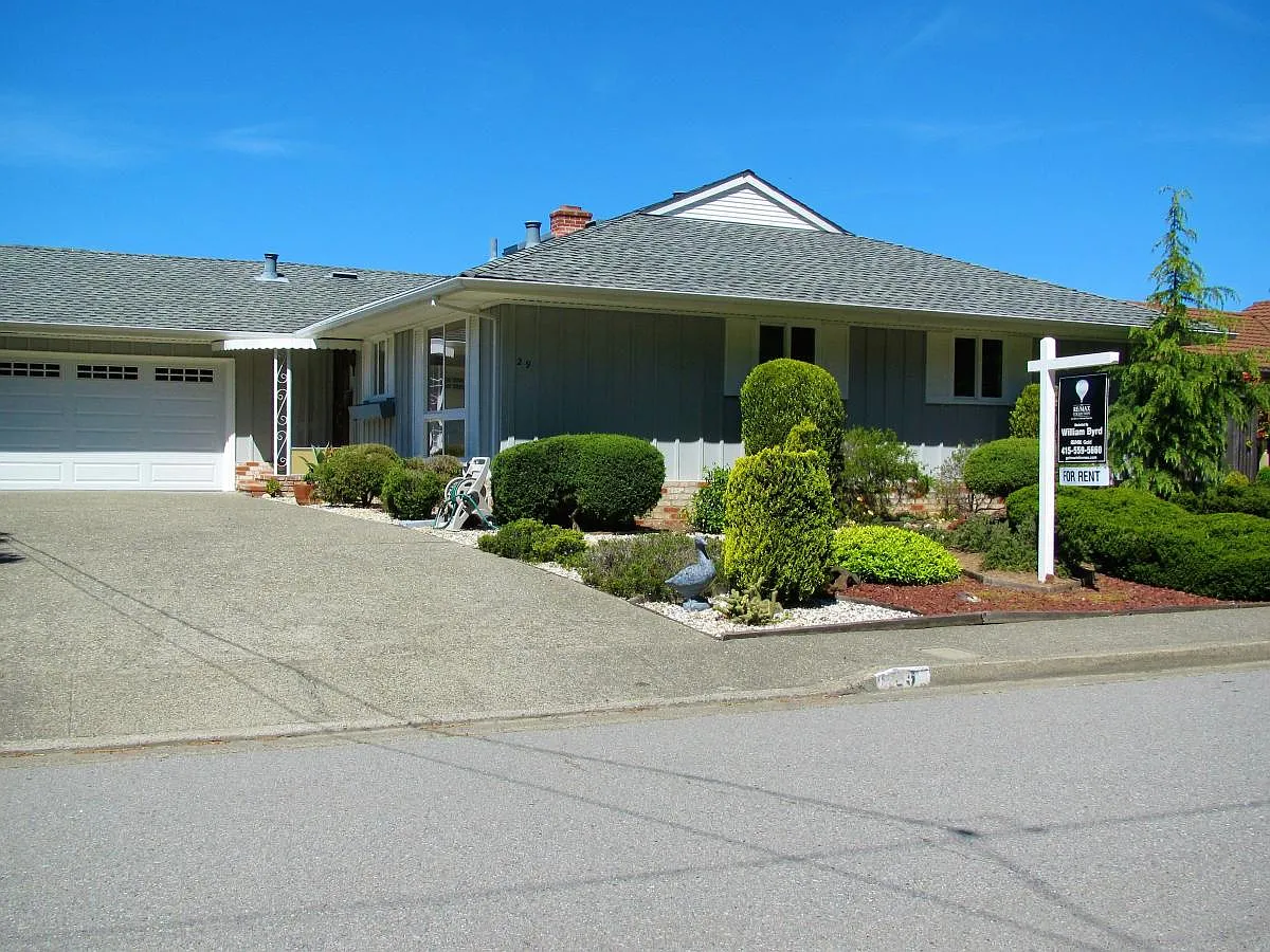 29 Constitution Dr photo 1