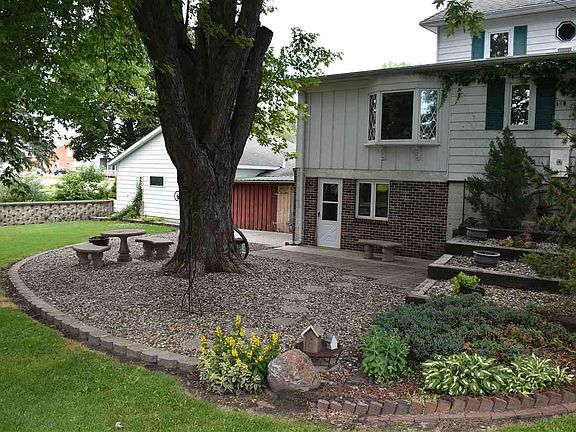 3rd image of 107 N Lawrence St