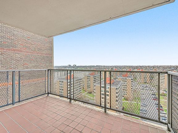 5th image of 16625 Powells Cove Blvd APT 15G
