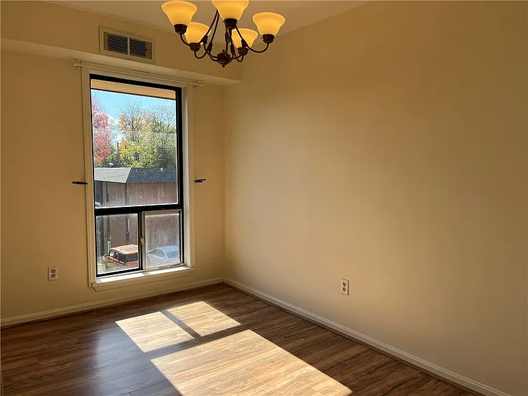 1000 College Park Dr #9 — Photo 8