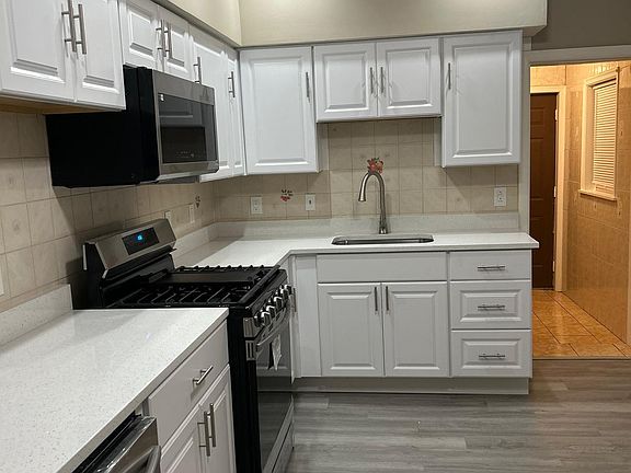 5th image of 207 N Dupont St