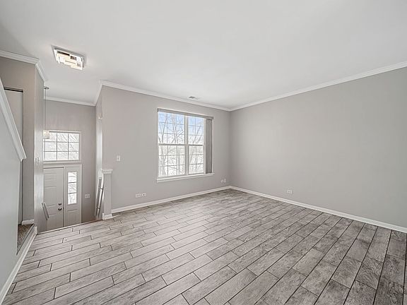 4th image of 1605 Saint Claire Ct