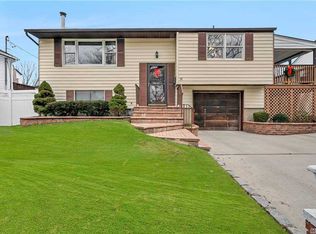 38 Ripley Dr, Northport, NY 11768