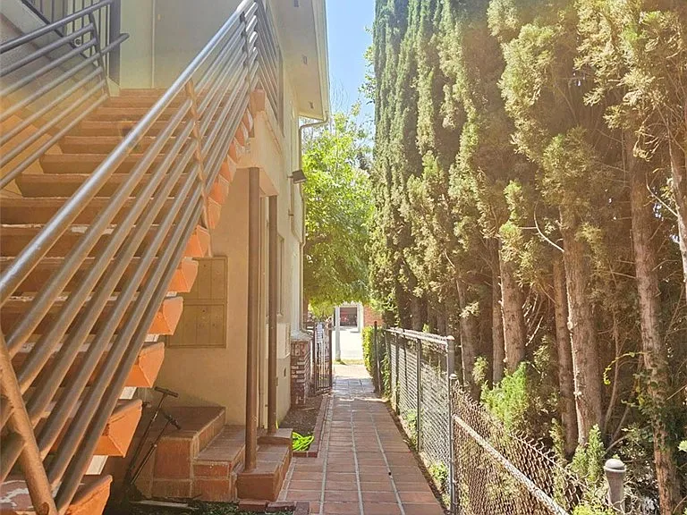 1026 San Rafael Ave — Photo 13