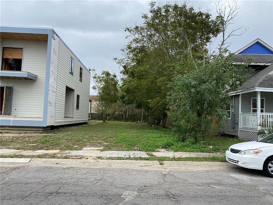 1st image of 3610 N Miro St