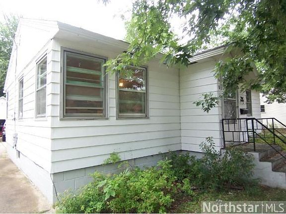 4th image of 606 Summit Ave S
