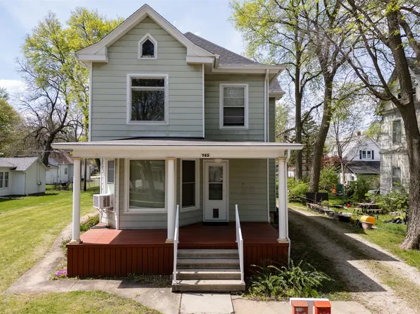 765 N Main St, Pontiac, IL 61764