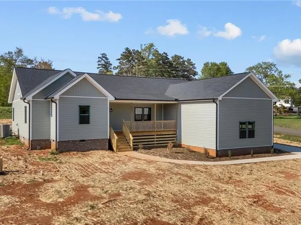 3507 Twig Farm Rd, Tobaccoville, NC 27050