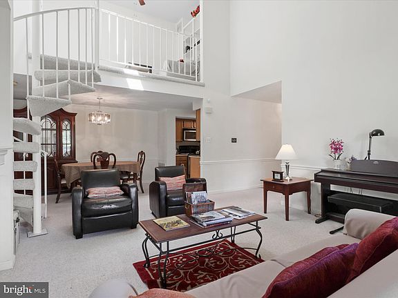 4th image of 12333 Wadsworth Way