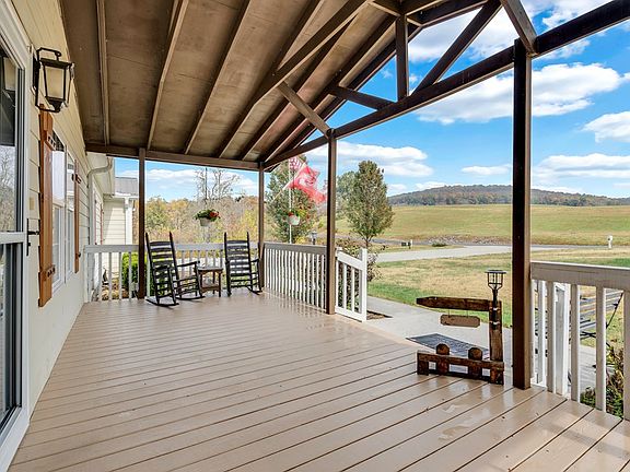 4th image of 687 Saddlebrook Dr