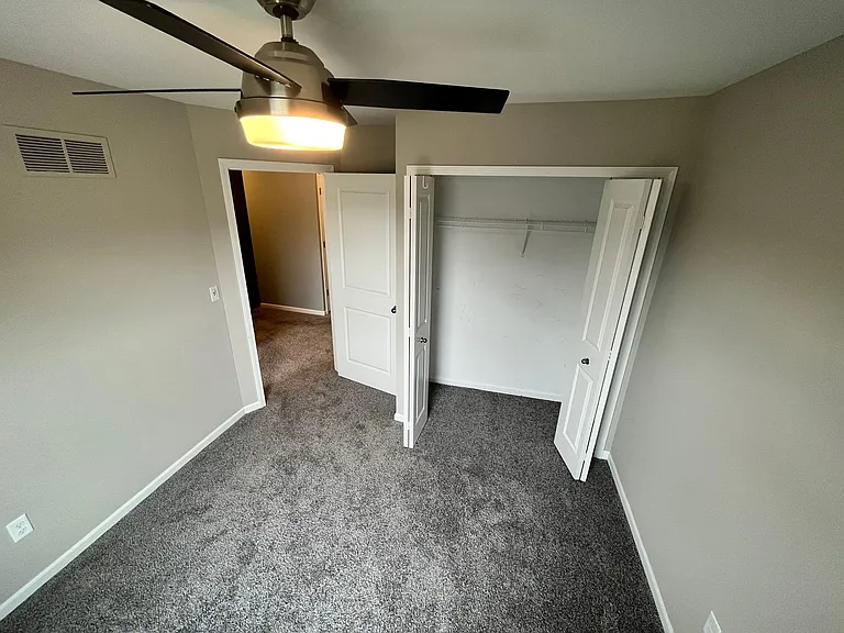 587 Parkside Way #18 — Photo 8