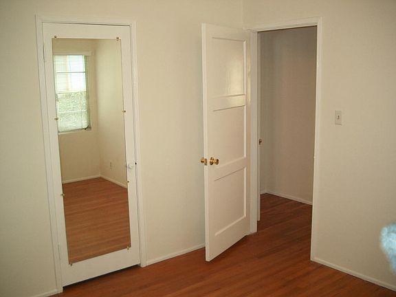 3rd image of 605 E Norwood Pl