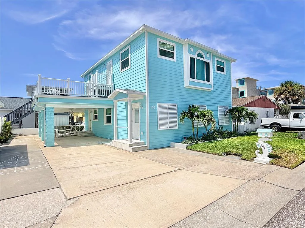 4 bed, 3.0 bath, 2128 sqft, $7,700 — Photo 2
