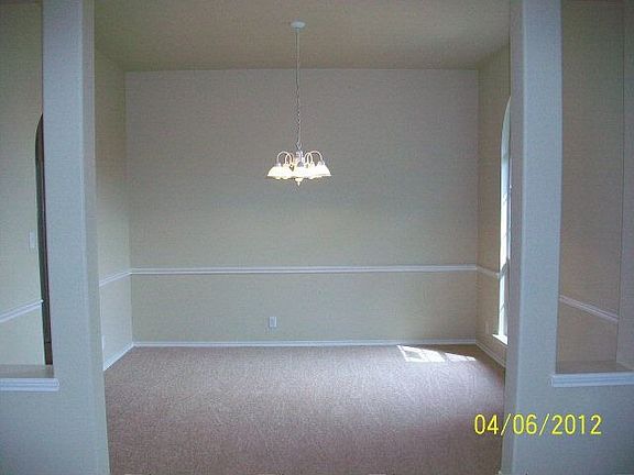 5th image of 1792 Oakmont Cir