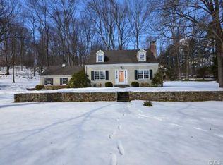 4 Glen Rd, Danbury, CT 06811