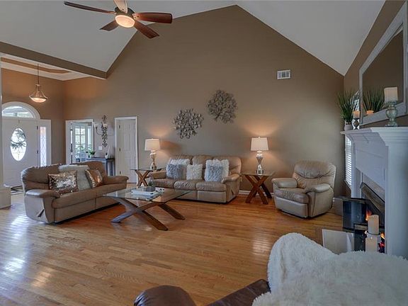 5th image of 1139 Sunny Field Ln