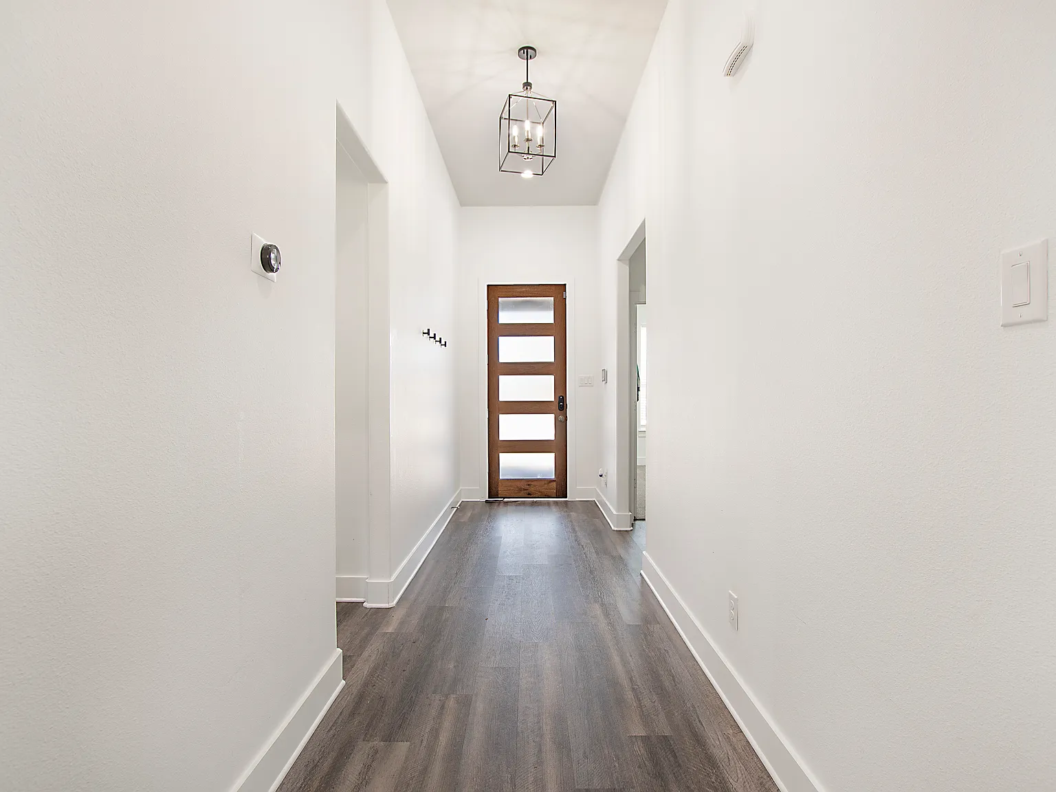 4 bed, 1850 sqft, $3,300 — Photo 4
