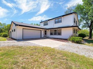 3521 Meadowlark Ln, Winfield, KS 67156