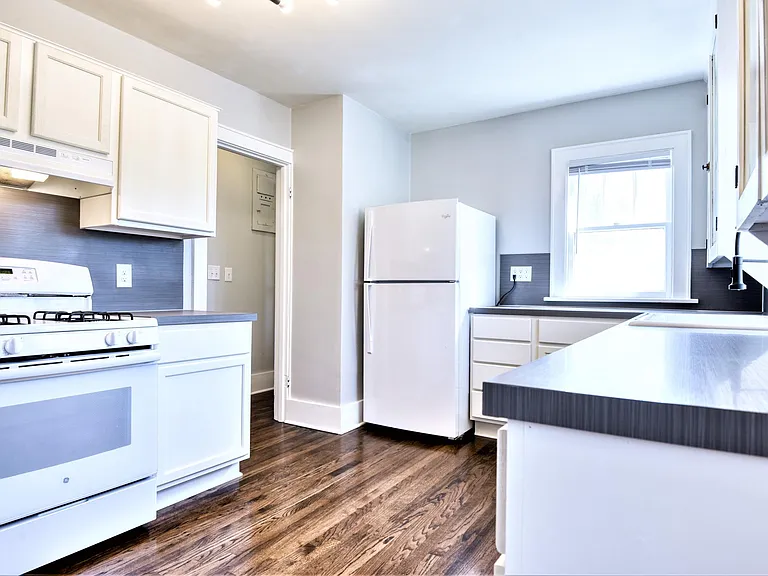 2307 S 8th St — Photo 3