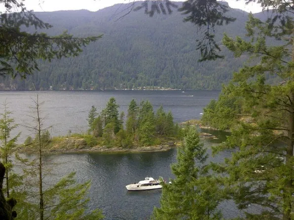 3 Indian Farm, Pt Moody, BC V3N 3M2