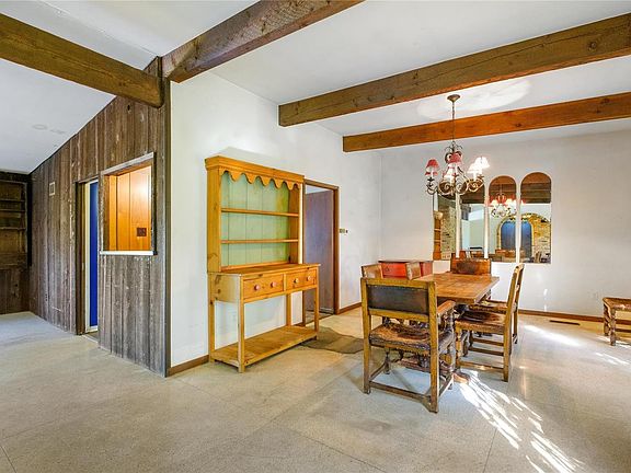 4th image of 141 Executive Estates Dr