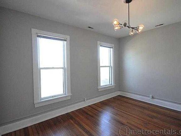 4th image of 620 1/2 S Pearl St