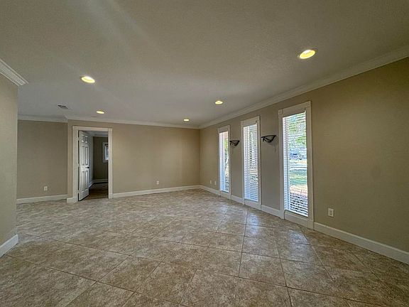 4th image of 190 Hidden Hills Dr