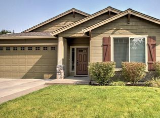 1860 Windward Dr, Medford, OR 97501