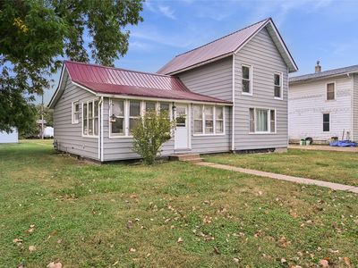 906 6th Ave, Belle Plaine, IA, 52208