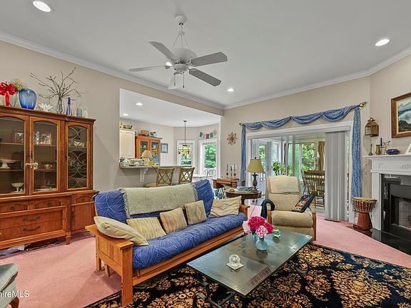 5th image of 275 Pine Cone Ln