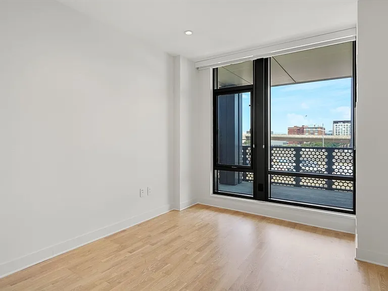 40 Traveler St #502 — Photo 8