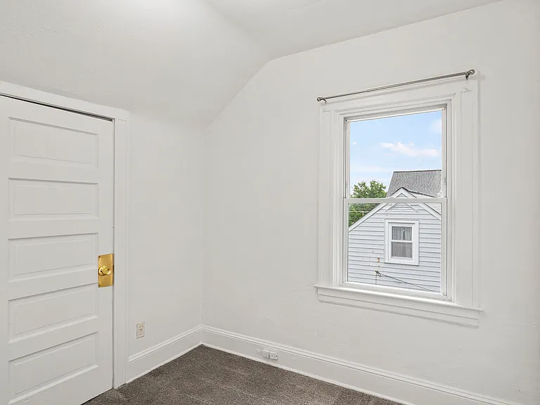 5407 Catalpha Rd — Photo 11