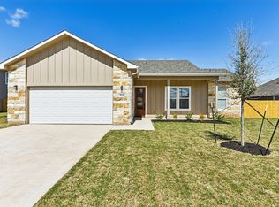 104 Callie St, Smithville, TX 78957