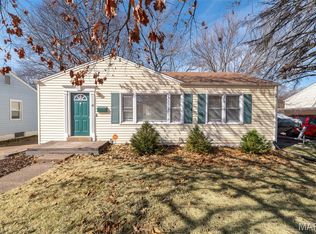 45 La Venta Dr, Florissant, MO 63031