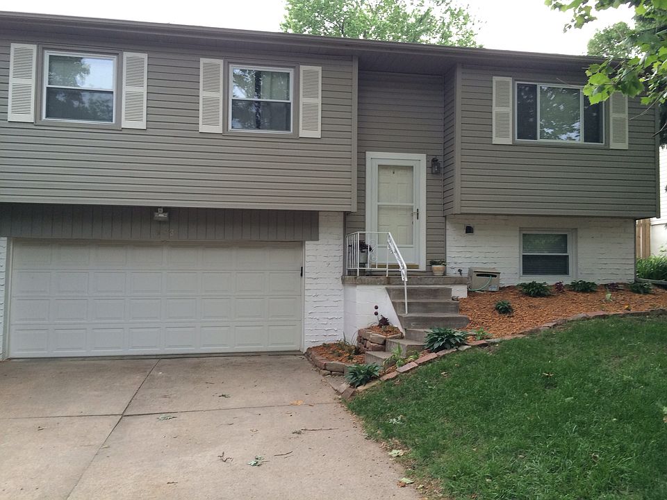 1st image of 923 N 105th St