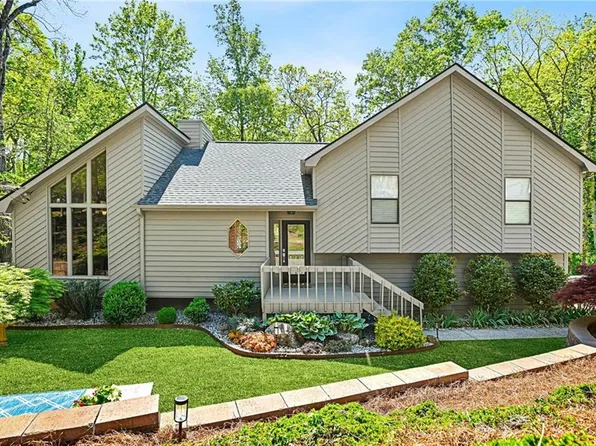 2451 Stockton Dr, Marietta, GA 30066